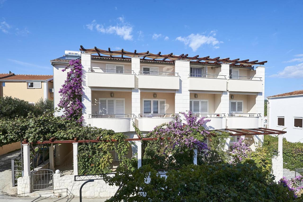 Apartments With A Parking Space Mavarstica, Ciovo - 17803 تروغير المظهر الخارجي الصورة