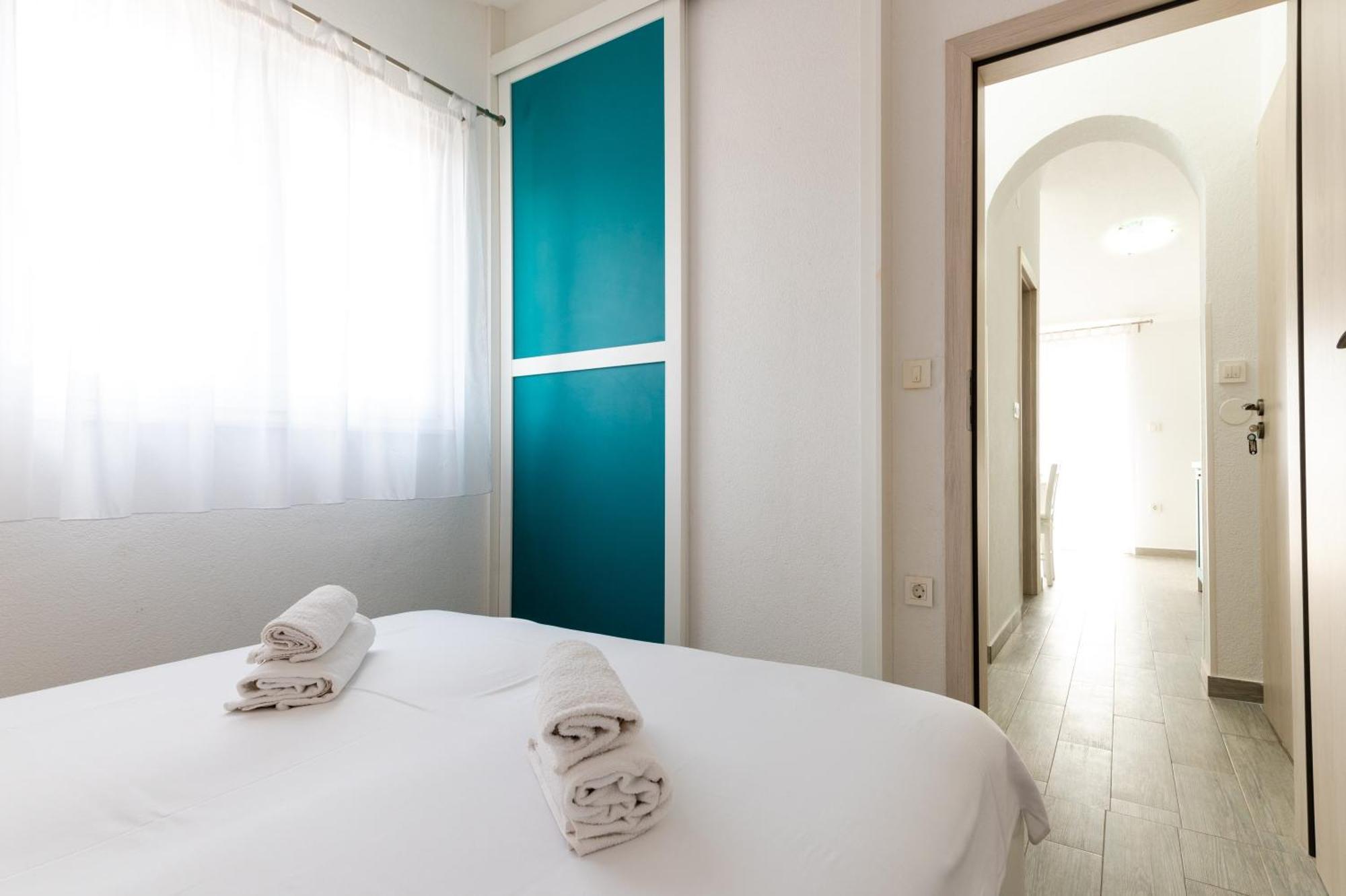 Apartments With A Parking Space Mavarstica, Ciovo - 17803 تروغير الغرفة الصورة